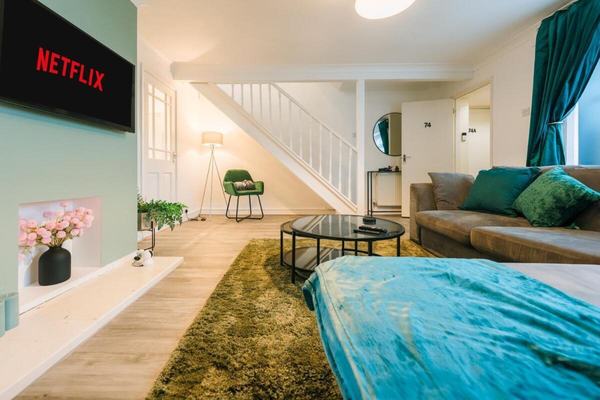 Three Bedroom House By Brookland Serviced Short Lets Harlington With Free Wifi Holiday home
