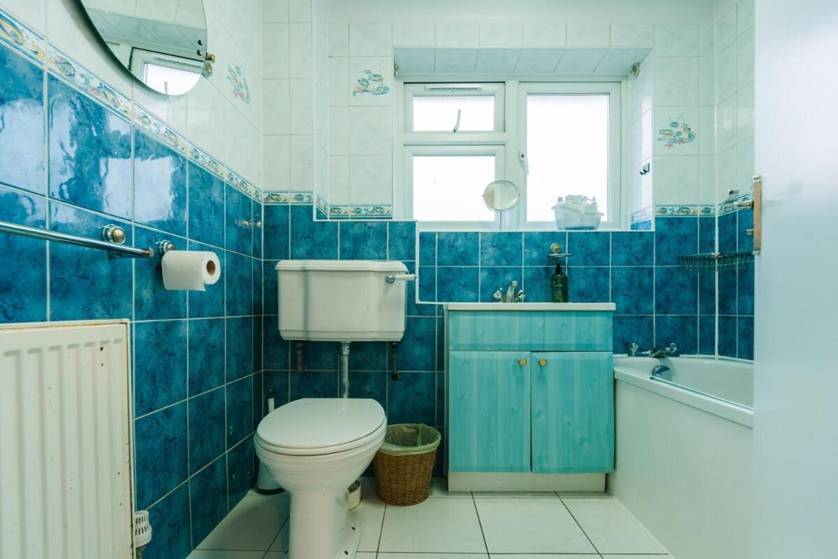 Three Bedroom House By Brookland Serviced Short Lets Harlington With Free Wifi Holiday home *